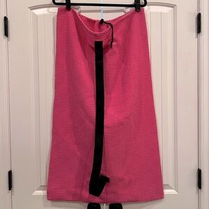 Pink Woven Laundry Bag